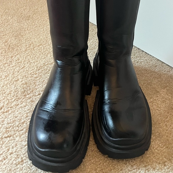 Black Boots - Picture 1 of 3